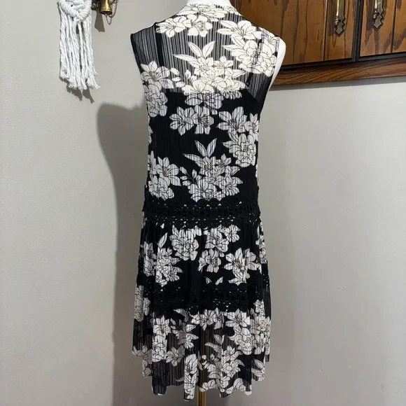 Moon River Drop Waist MIDI Dress Size XS Black NWT Floral Lace Sleeveless - Picture 5 of 10
